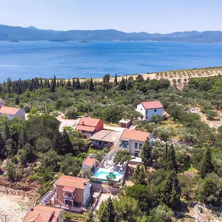 Gorgeous In Holiday home