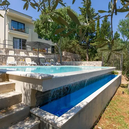 4 Bedroom Amazing In Kremena Kremena