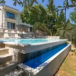 Luxurious In Kremena