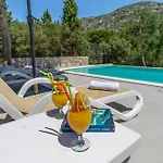 Vakantiehuis Luxurious In Kremena