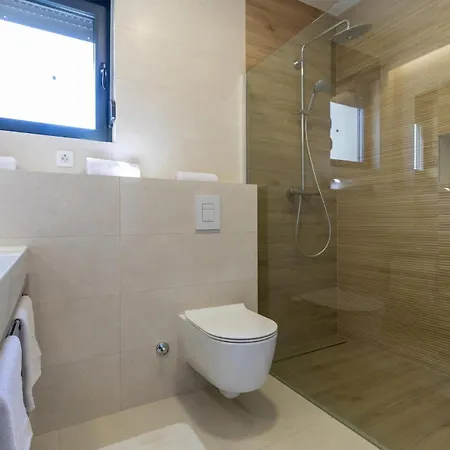 4 Bedroom Amazing In Kremena Brijeg