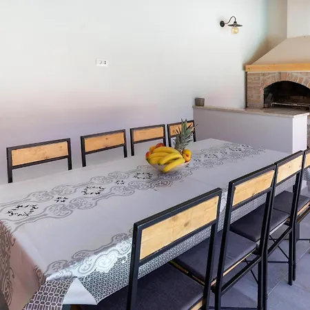 4 Bedroom Amazing In Kremena * Brijeg