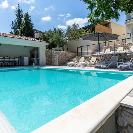 Holiday home 4 Bedroom Amazing In Kremena *