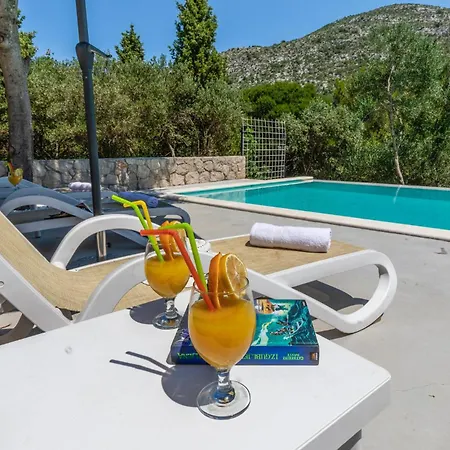 Holiday home 4 Bedroom Amazing In Kremena Brijeg