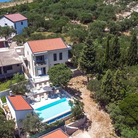 4 Bedroom Amazing In Kremena * Kremena