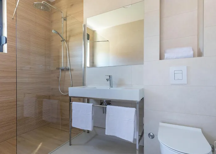 別荘 4 Bedroom Amazing In Kremena