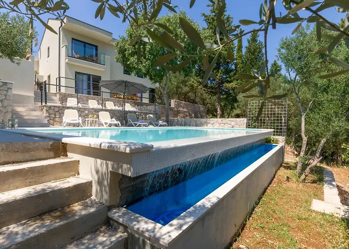4 Bedroom Amazing In Kremena