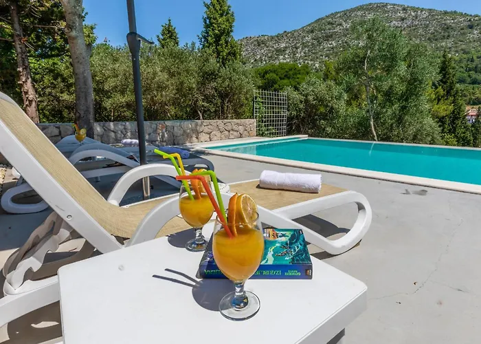 別荘 4 Bedroom Amazing In Kremena