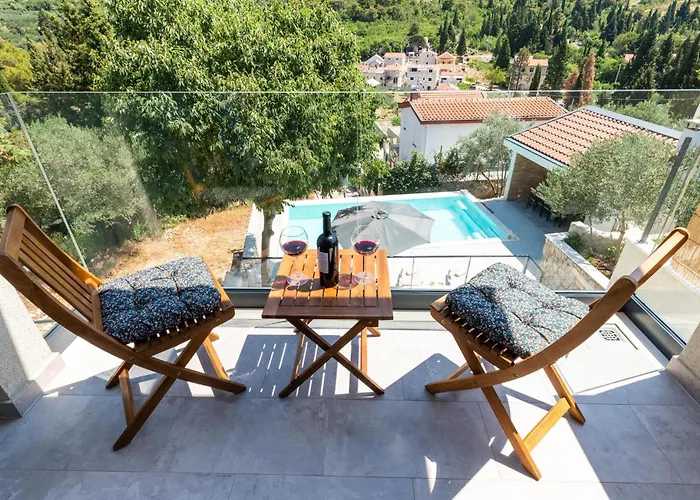 4 Bedroom Amazing In *