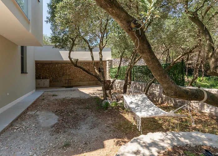 4 Bedroom Amazing In Kremena