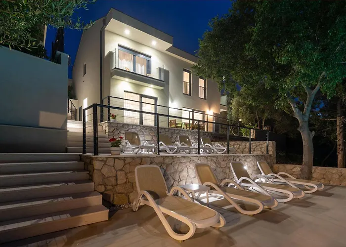 4 Bedroom Amazing In *